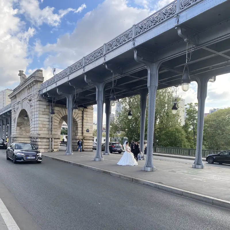 bir_hakeim_weding Die Bir-Hakeim-Brücke